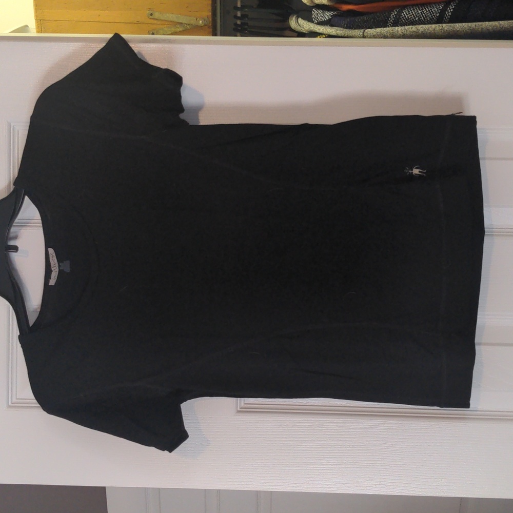 Black smartwool crew neck tshirt